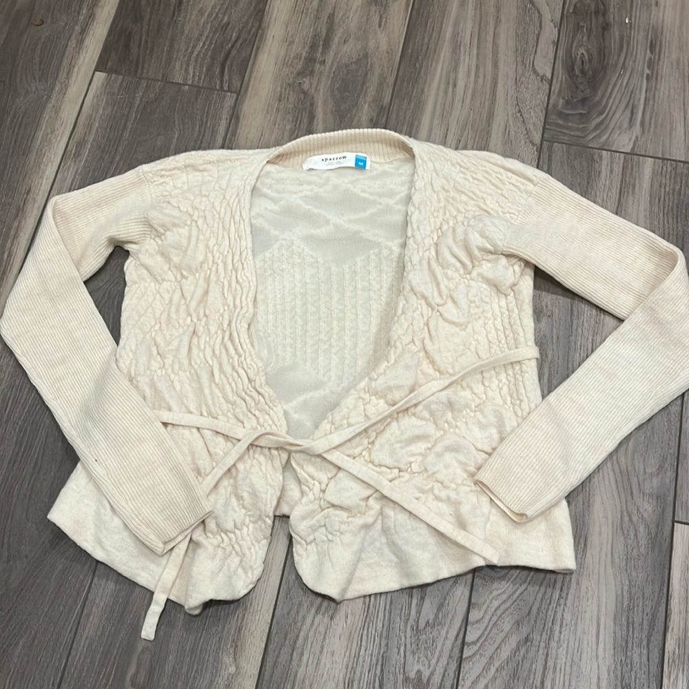 Women’s sweater in good condition by Sparrow
